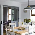 Mountain View House